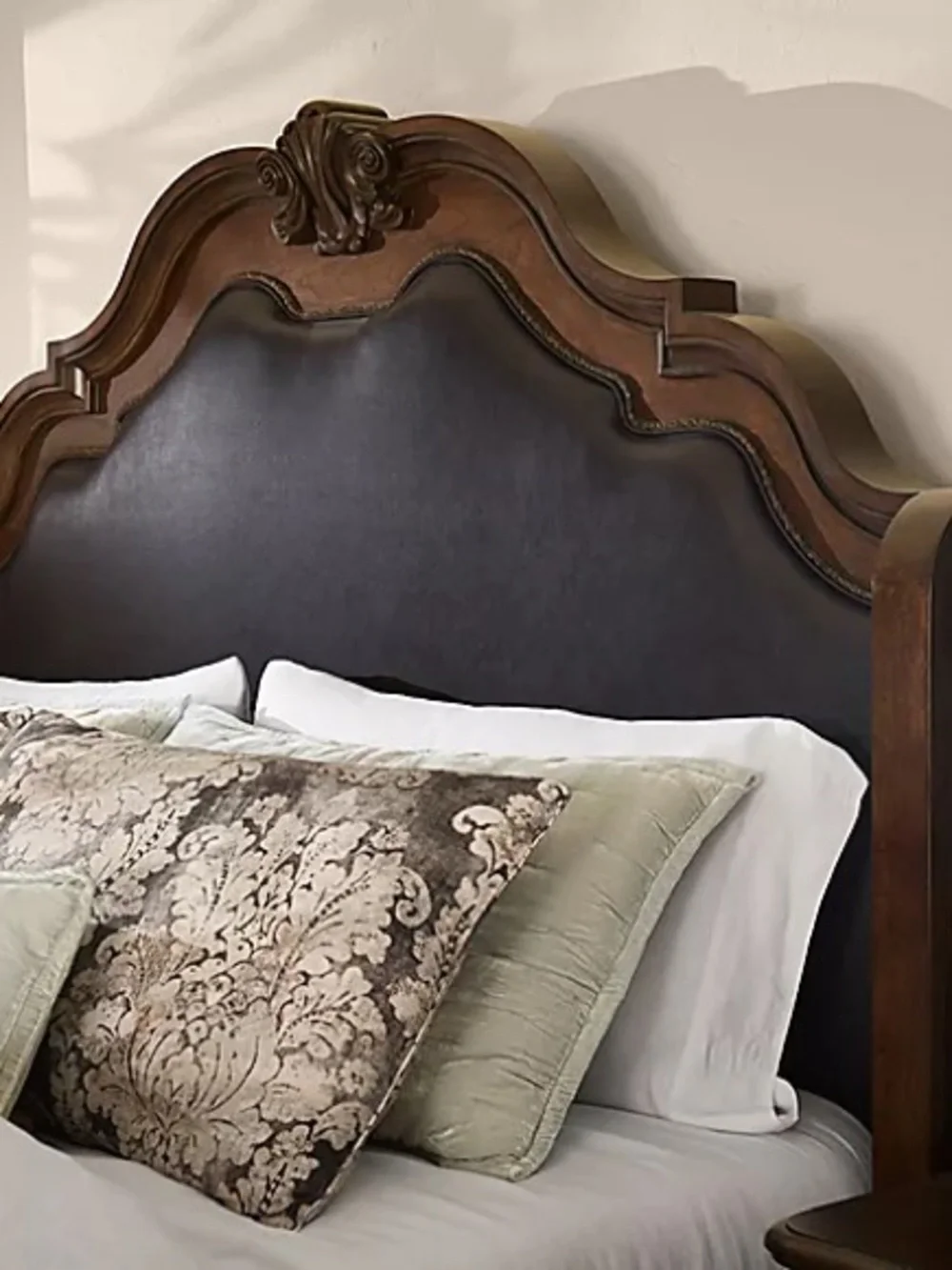 Gorgeous Haverty’s Damask Duvet / Coverlet Emsemble, King; NEW